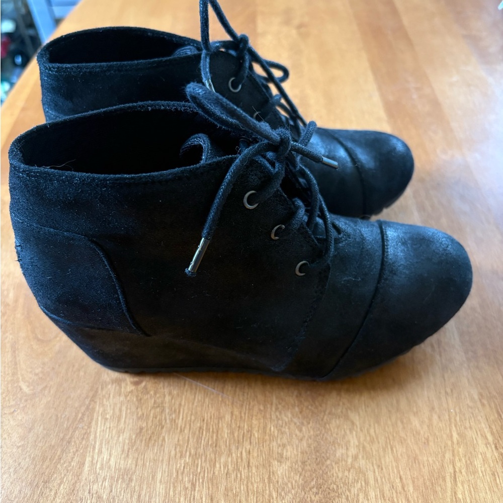 Bob’s Women's Black Suede Ankle Boots